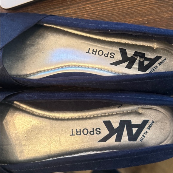 Anne Klein Sport Women’s iflex Oalise Flat Navy Blue 9 M EUC - Picture 6 of 6